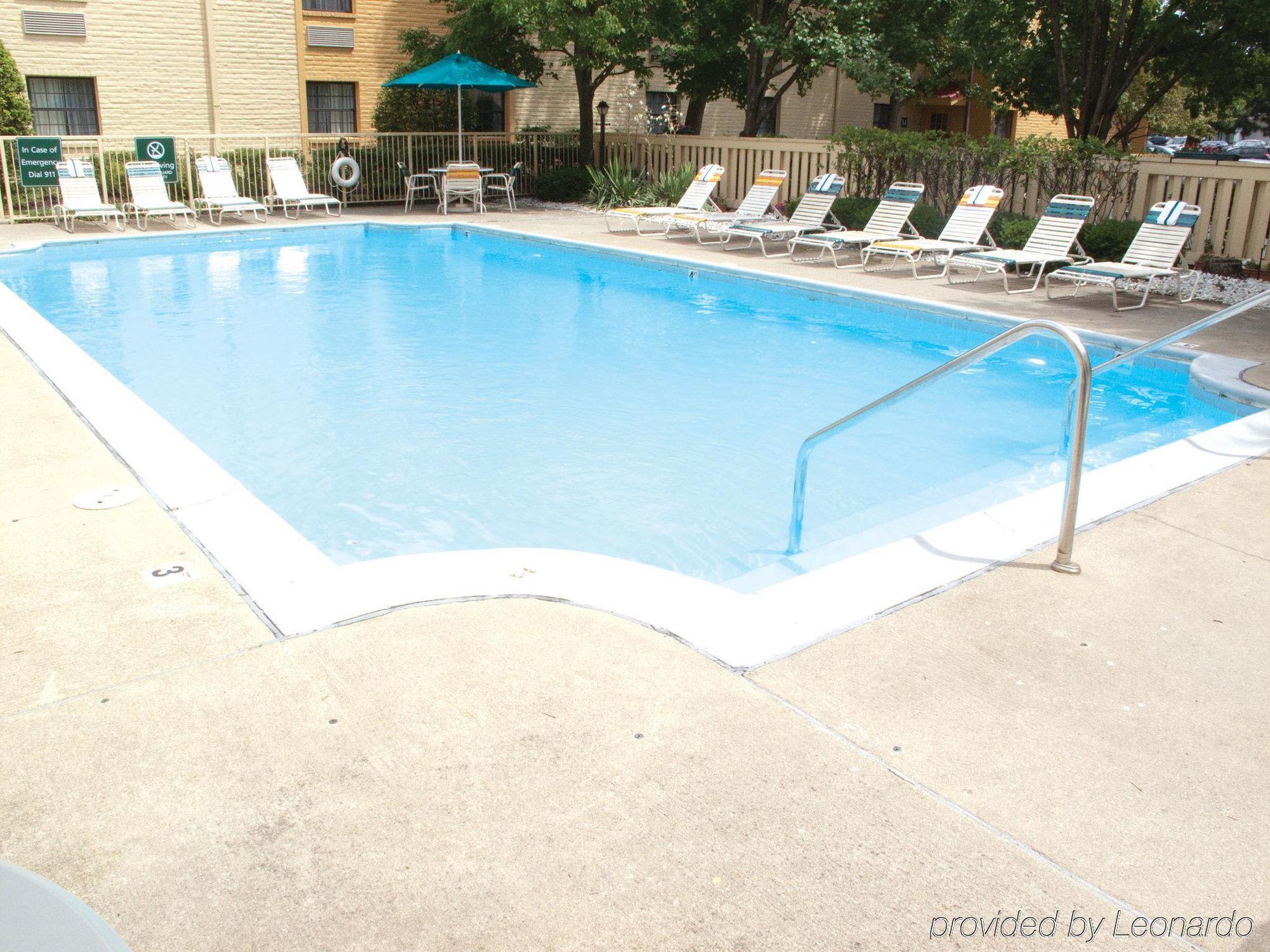 La Quinta Inn Chicago Oakbrook Terrace Exterior photo