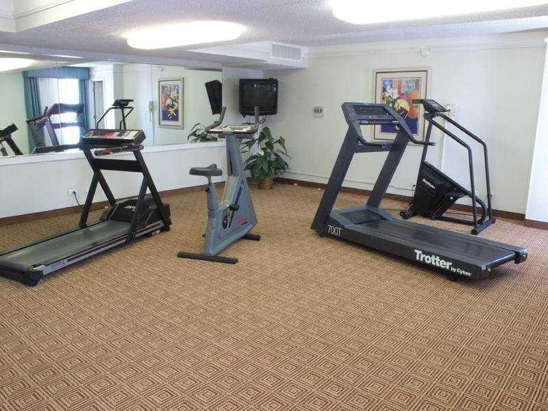 La Quinta Inn Chicago Oakbrook Terrace Facilities photo
